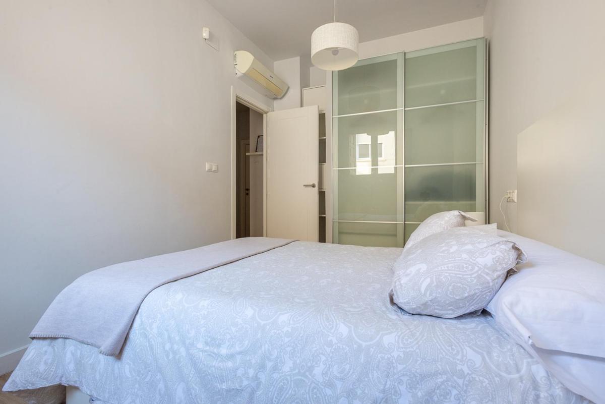 Puerta Real Centro Apartment Гранада Екстер'єр фото